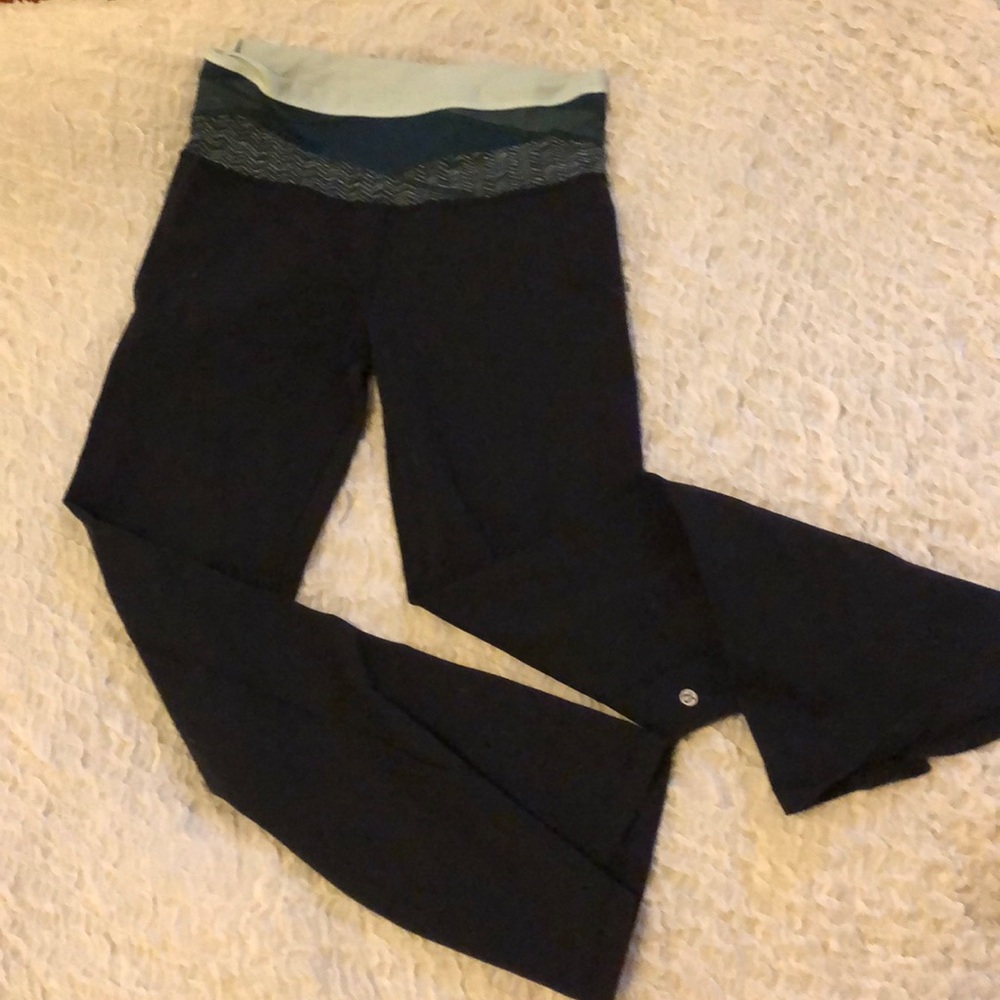 Lulumon yoga pants